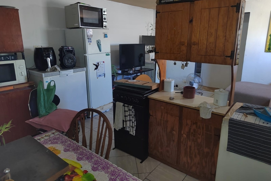 2 Bedroom Property for Sale in Lavender Hill Western Cape